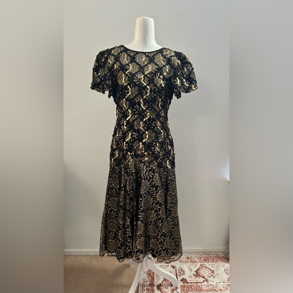 VINTAGE HW COLLECTIONS Chic Black and Gold Lace Midi Dress - Picture 3 of 11